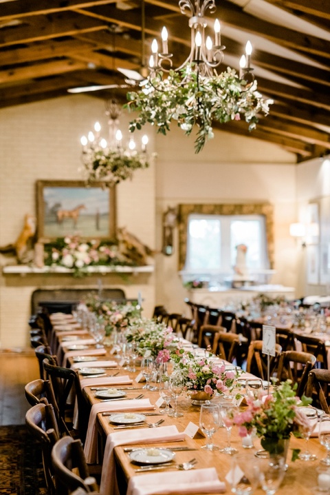 Farm wedding in Richmond VA coordinated by Make It Posh Events. Flowers by Petals and Twigs. Photo by Caroline Lima.