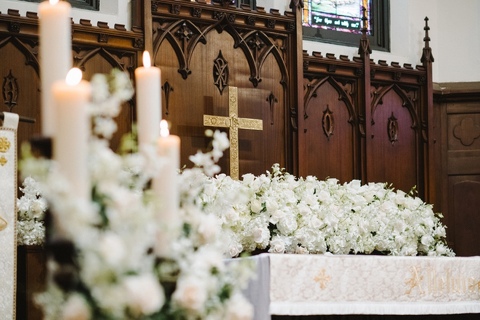 Christ Episcopal Church Wedding. Flowers by Trinity Flowers. Sweet August Events Wedding.