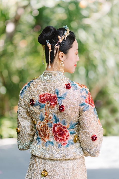 Bride wearing a traditional Chinese wedding dress