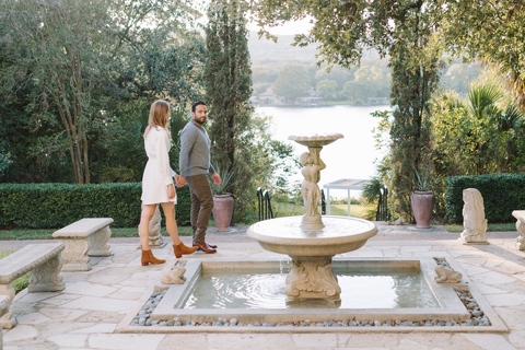Engagement photos at Laguna Gloria in Austin
